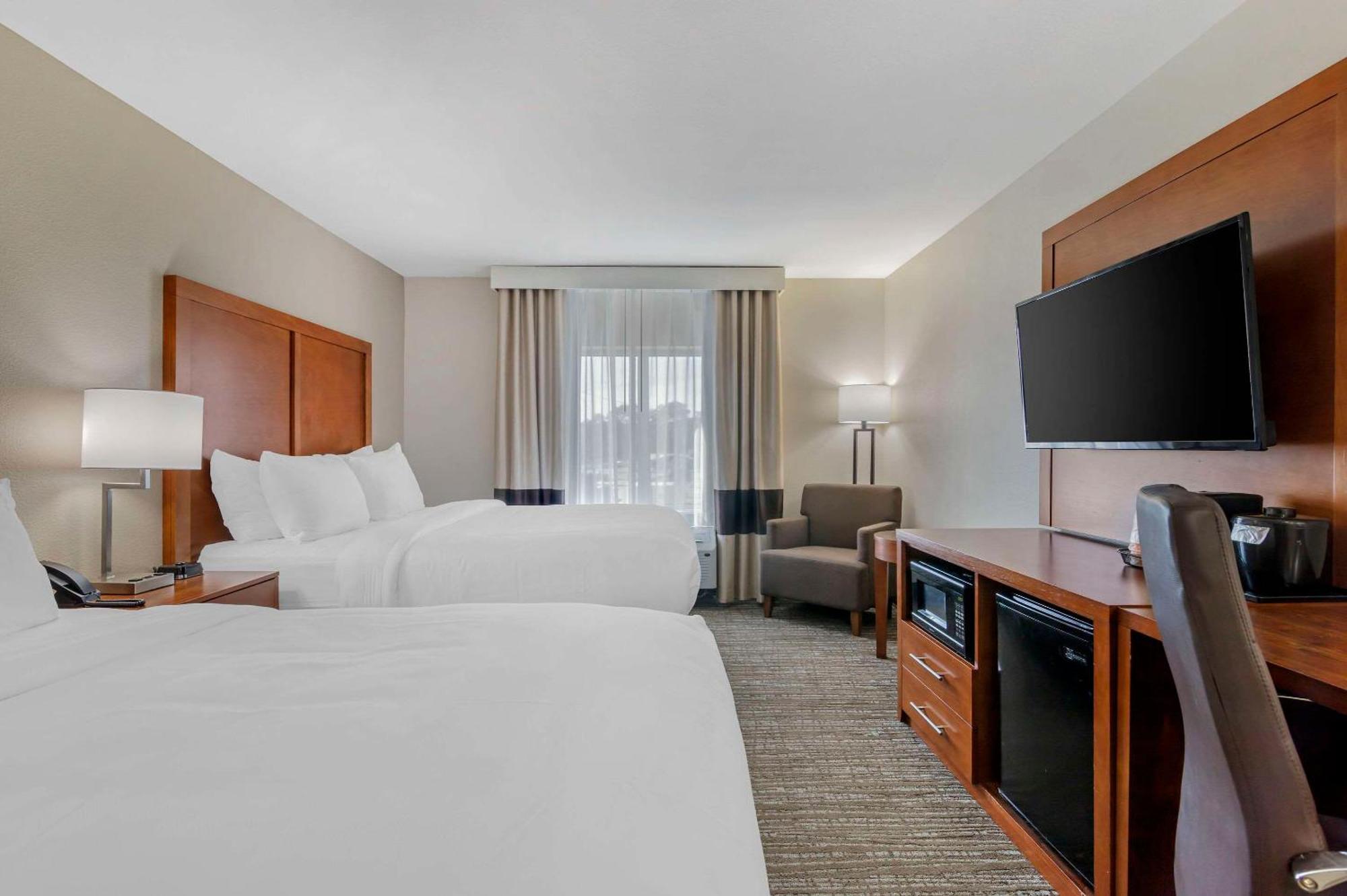 Comfort Inn & Suites 不伦瑞克 外观 照片