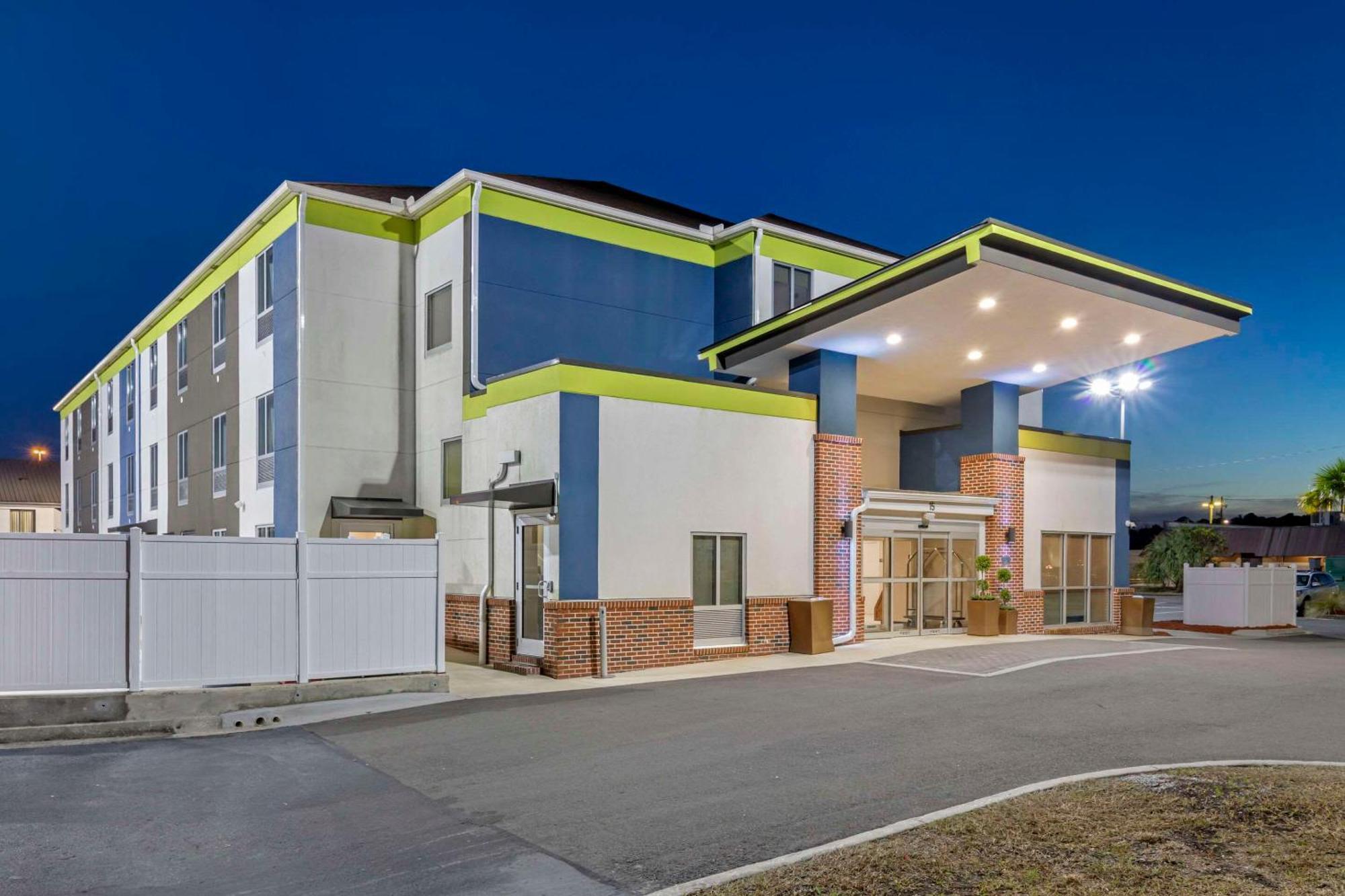 Comfort Inn & Suites 不伦瑞克 外观 照片